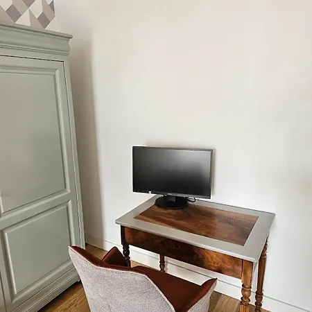 2 Neuf Bord De Apartment *