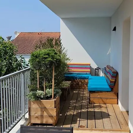 2 Neuf Bord De Apartment Royan